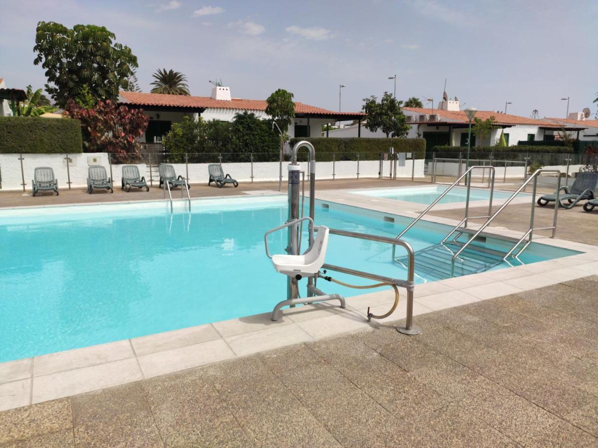 Bungalow With Private Garden Nex To Yumbo Center Villa Maspalomas  Bagian luar foto