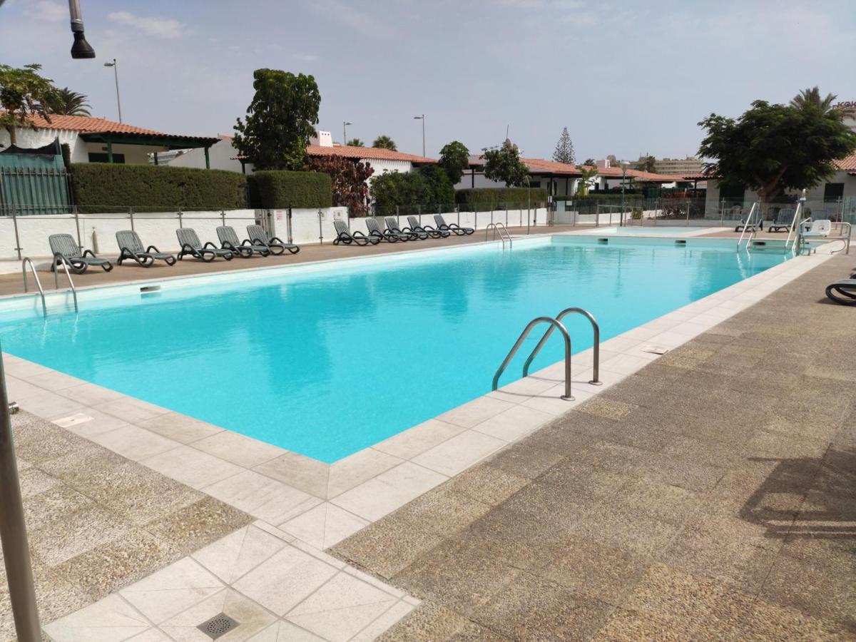 Bungalow With Private Garden Nex To Yumbo Center Villa Maspalomas  Bagian luar foto