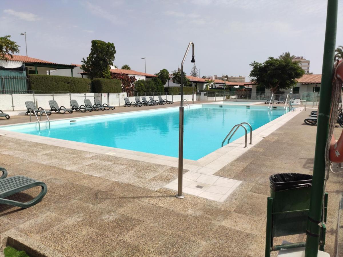 Bungalow With Private Garden Nex To Yumbo Center Villa Maspalomas  Bagian luar foto